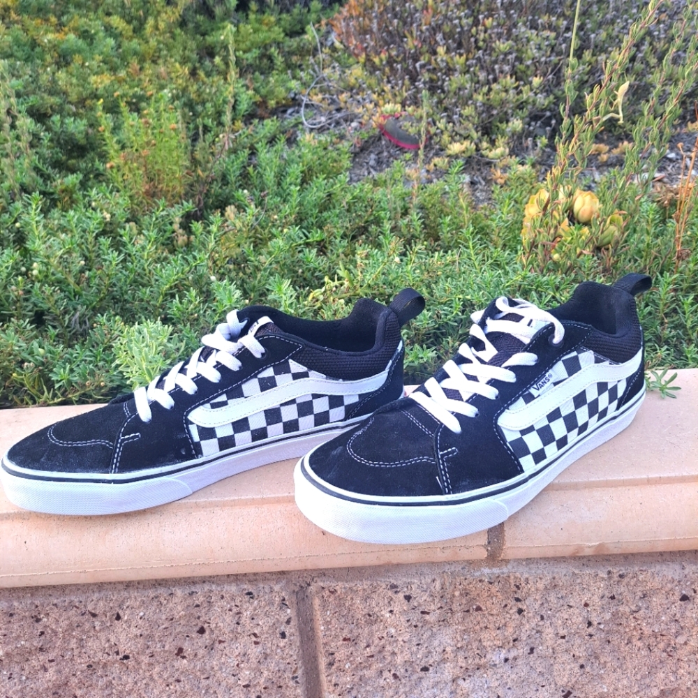 Vans Men's OLD SKOOL Black and White Checkered Sneakers, ALMOST NEW